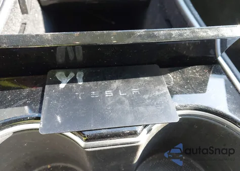 2020 Tesla Model Y Long Range Dual Motor All-Wheel Drive z USA, uszkodzony, nr VIN 5YJYGDEE5LF021846